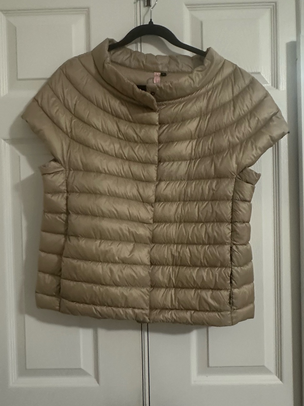 Women's Short-Sleeve Quilted Puffer Vest - Beige